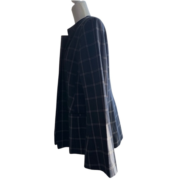 NWT Banana Republic Women's Navy
Windowpane Plaid Blazer W/Bell sleeve Size 16 - Picture 11 of 15